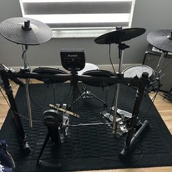 Alesis DM6 electronic drum set DW7000 double bass pedal Pearl drum throne 