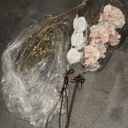 Brand New Beautiful Foam Faux Floral Set + Gold Streamers & Crystal Fillers  