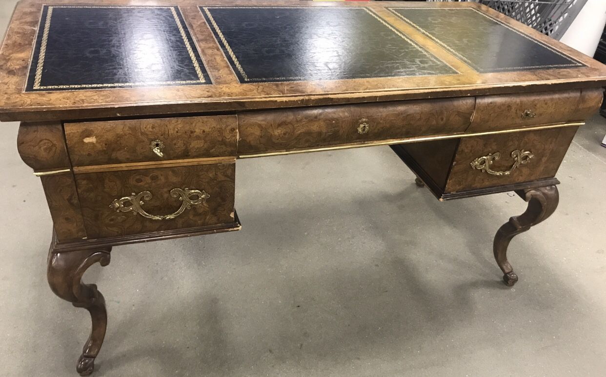 Louis 15th burl desk