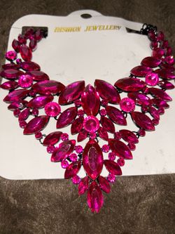 Beautiful fuchsia rhinestone large oversized costume jewelry necklace
