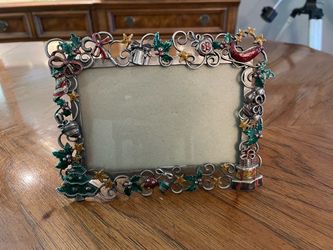 Adorable Christmas Themed Metal H Jewel Picture Frame