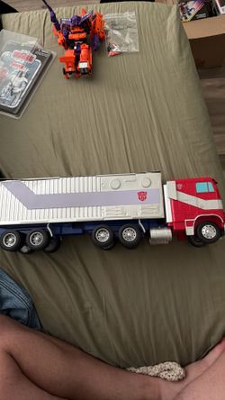 AMC OPTIMUS PRIME POPCORN BUCKET