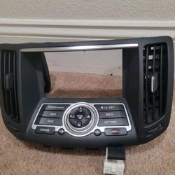 2008-2013 INFINITI G35/37 SEDAN NAVIGATION CONTROL BUTTONS W/BEZEL TRIM & VENTS