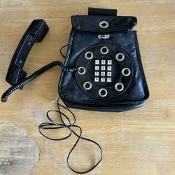 Vintage 70’s Leather Phone Bag