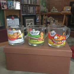 Like New Vintage McDonald’s 1978 Garfield Glass Cups!!
