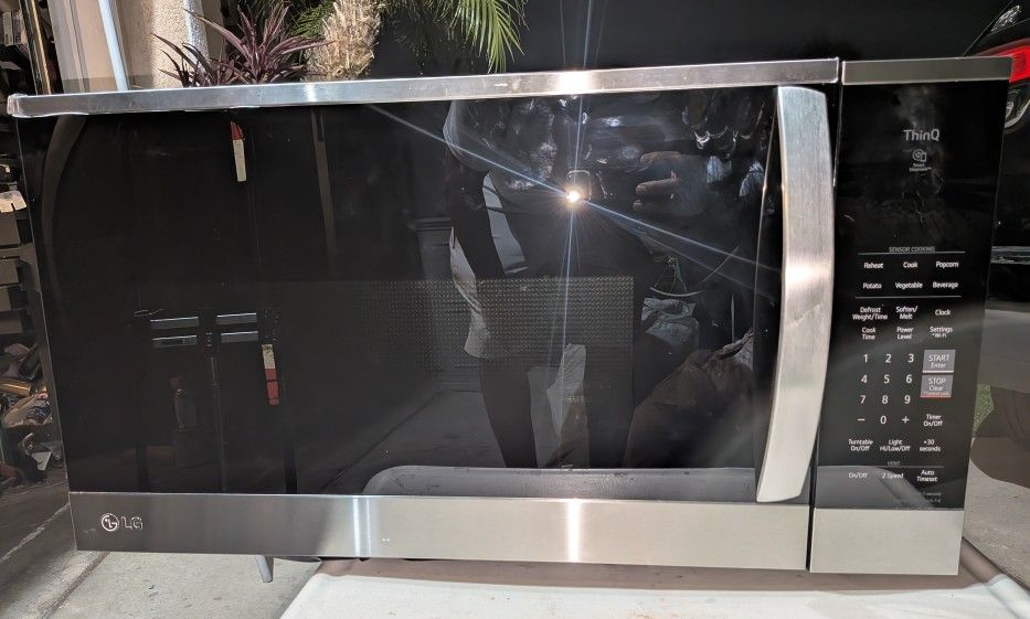 LG Microwave Think Q