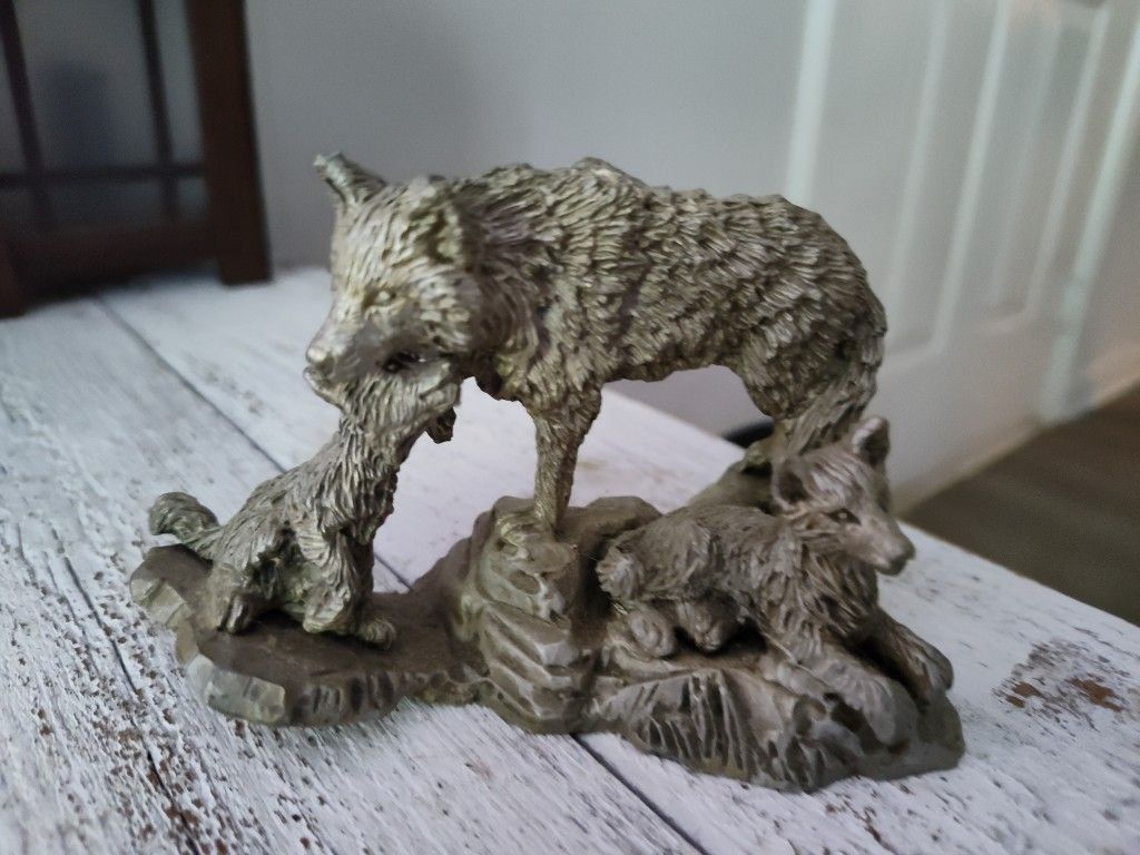 Wolf Statue