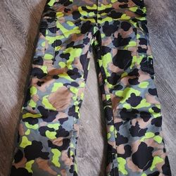 DC GREEN CAMO SNOW PANTS