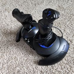 Thrustmaster PS4‐PS5
