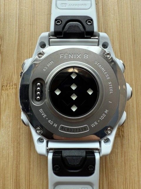 Garmin Fenix 8 43 mm, AMOLED, Silver with Whitestone Silicone Band