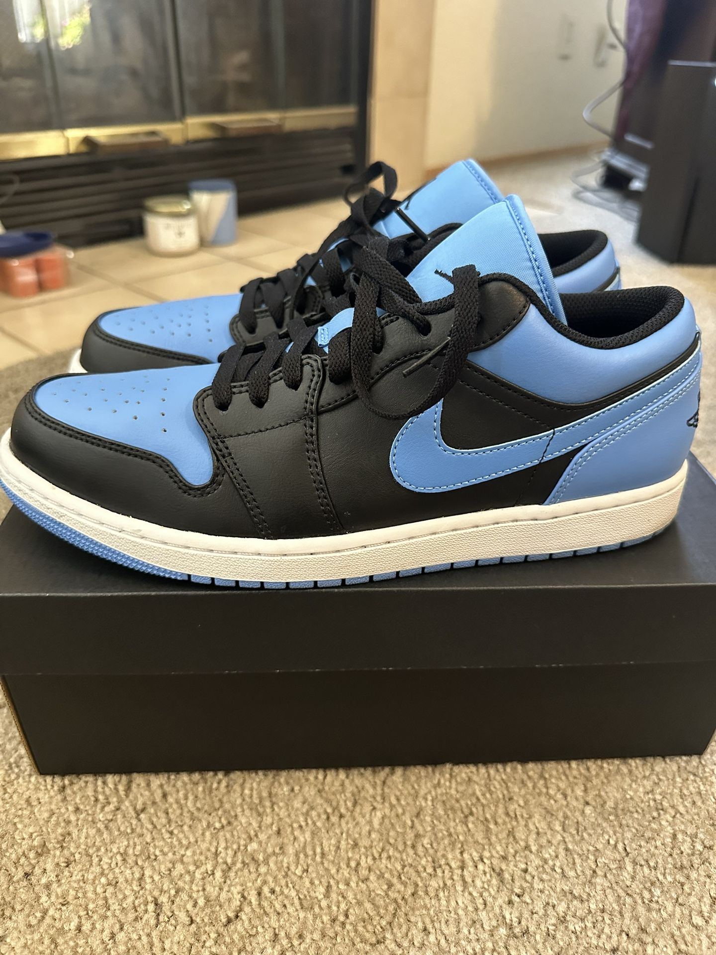 Air Jordan 1 Low “University Blue” Size 11.5
