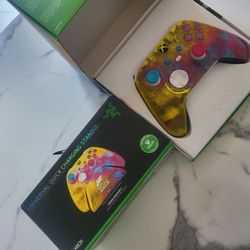 Brand New Never Used FORZA HORIZON CONTROLLER AND CHARGING BASE