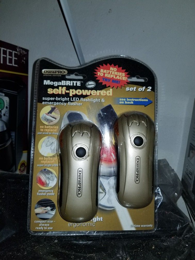 Self-powered Superbright LED flashlight & Emergency Flasher