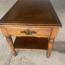 Solid Wood End Table With 1 Drawer 