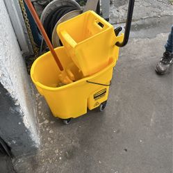 Rubbermaid Mop