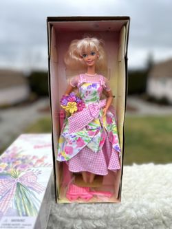 Spring Petals Barbie Doll Blonde Second in Series Avon Exclusive Special Edition