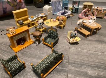 Littlest pet shop lot