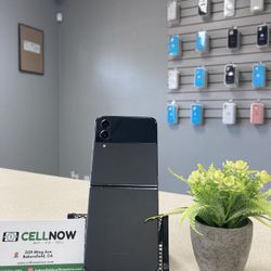 Samsung Galaxy Z Flip 4 Unlocked 