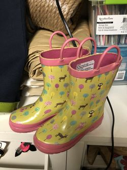 Girls size 9-10 rain boots