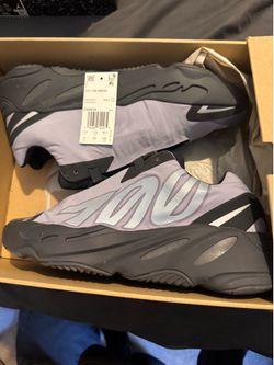 Yeezy 700