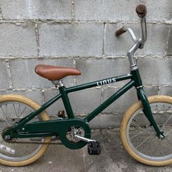 Linus Lil' Roadster 16" Kids Bike Green . In nice condition. Doesn’t come with the training wheels