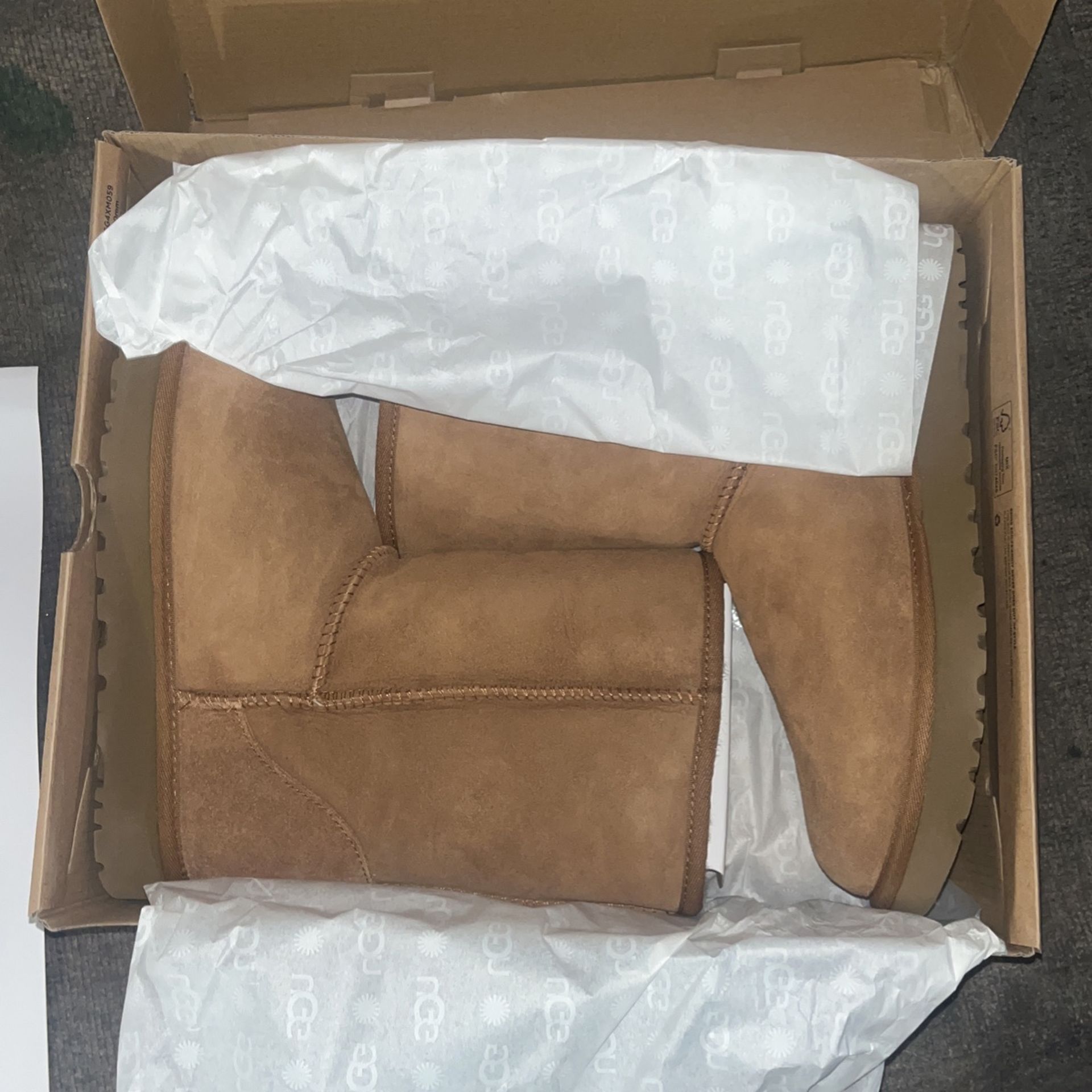 Womens Ugg Size 10