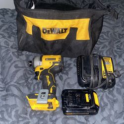 Dewalt gun 20v gun battery & Charger Included
