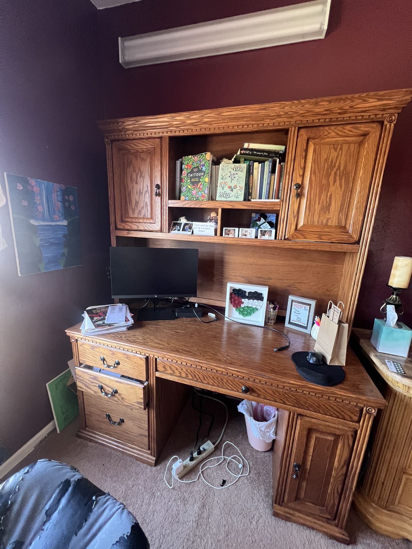 Large Solid Wood Desk w/ Hutch – Excellent Storage