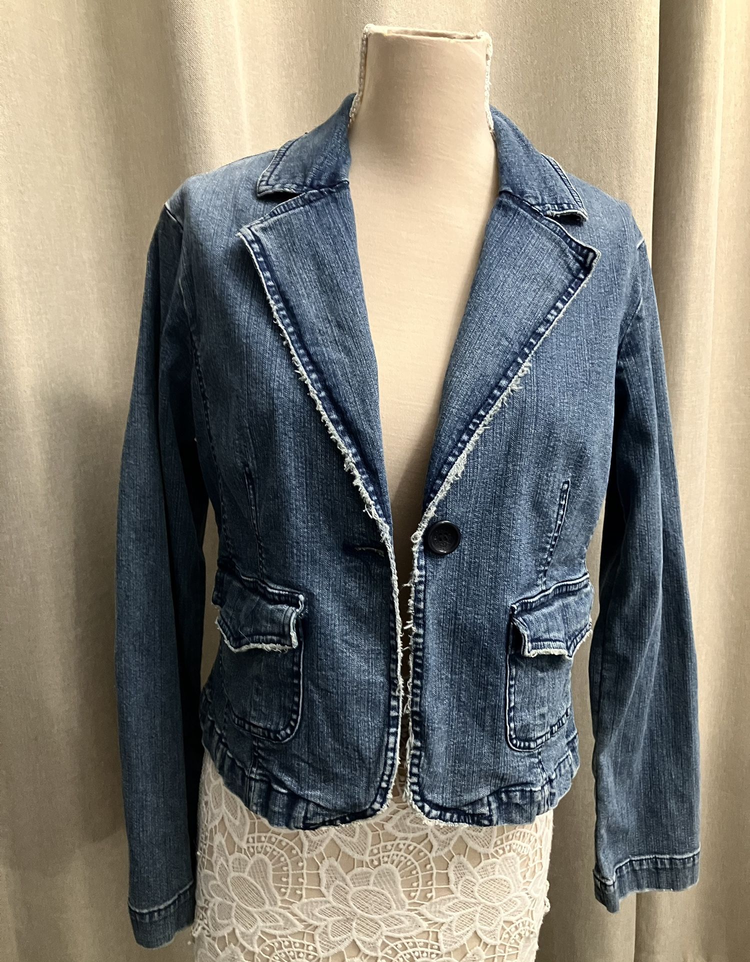 BB’s Closet - Woman’s Denim Lapel Blazer