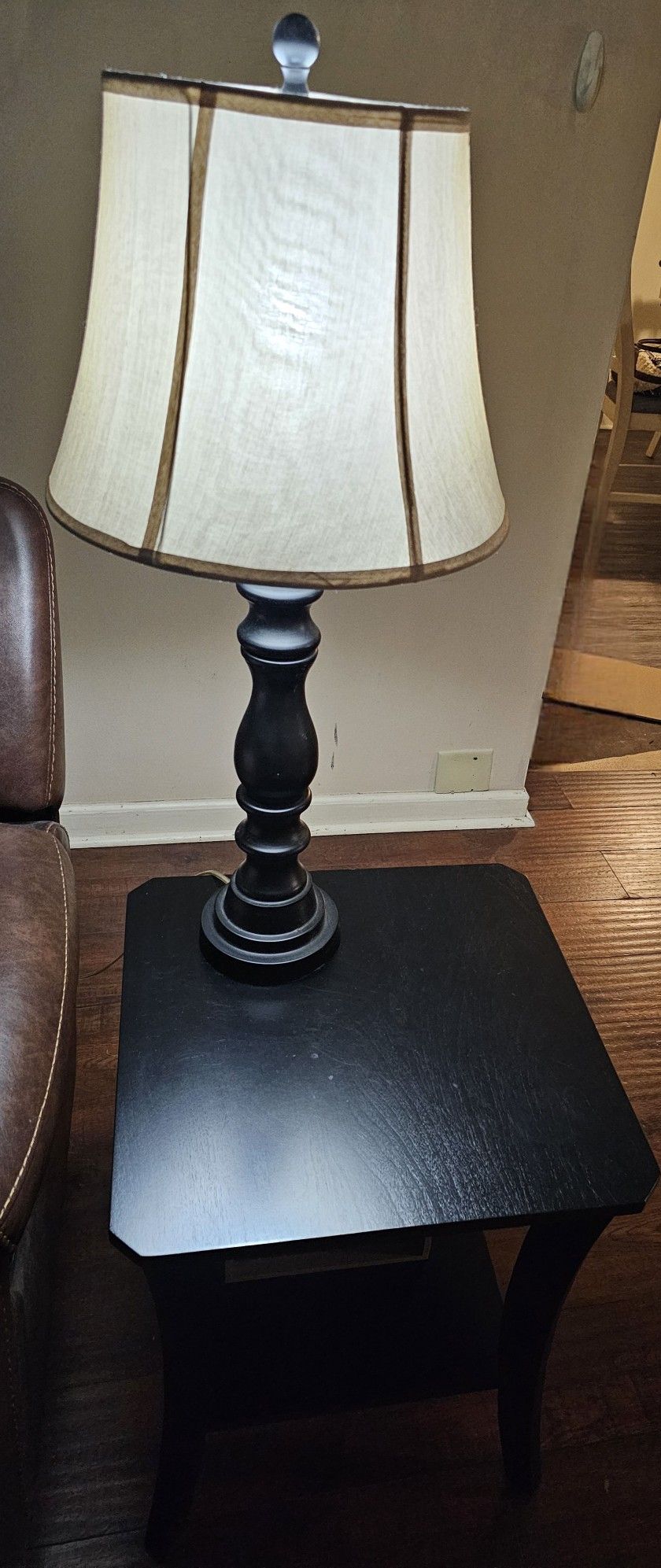 Black Coffee Table With Matching End Tables And 2 Lamps