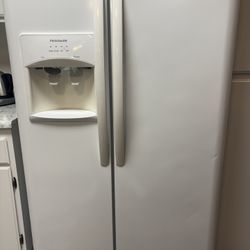 Frigidaire Refrigerator 