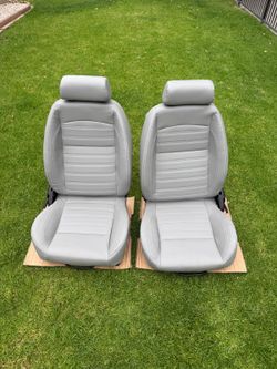 Universal Racing Seats