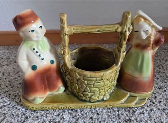 Vintage Shawnee planter