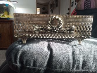 Regency Style Tissue Box Holder