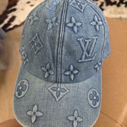 Louis Vuitton Cap Size L