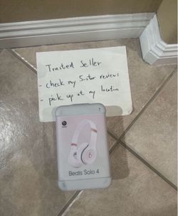 Beats - Solo 4 Wireless On-Ear Headphones - Cloud Pink