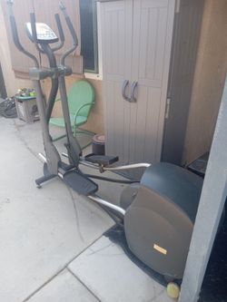 SportsArt 805P Elliptical   commercial  grade