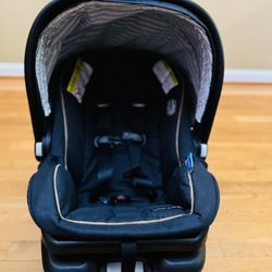 Graco Infant Car Seat with Base – Like New Condition