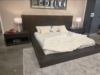 Brand new RH dupe oversized kind platform bed with 2 nightstands in espresso