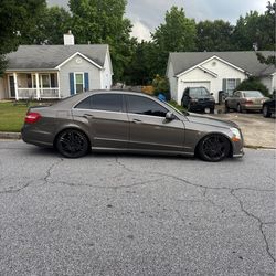 2010 Mercedes E550 4MATIC V8 – Clean Title– Needs Minor Repair