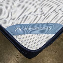 LIKE NEW! DreamCloud Premier Hybrid Split King Mattress - Delivery Available