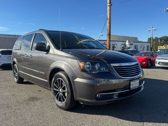 2016 Chrysler Town & Country