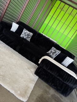 Starter oversized sectional sofa couch (DELIVERY AVAILABLE)