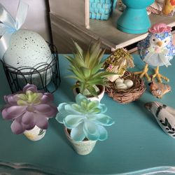 Cute Lot Of Birds Decor