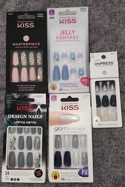  Kiss Press On Nails 💅 $5 Each