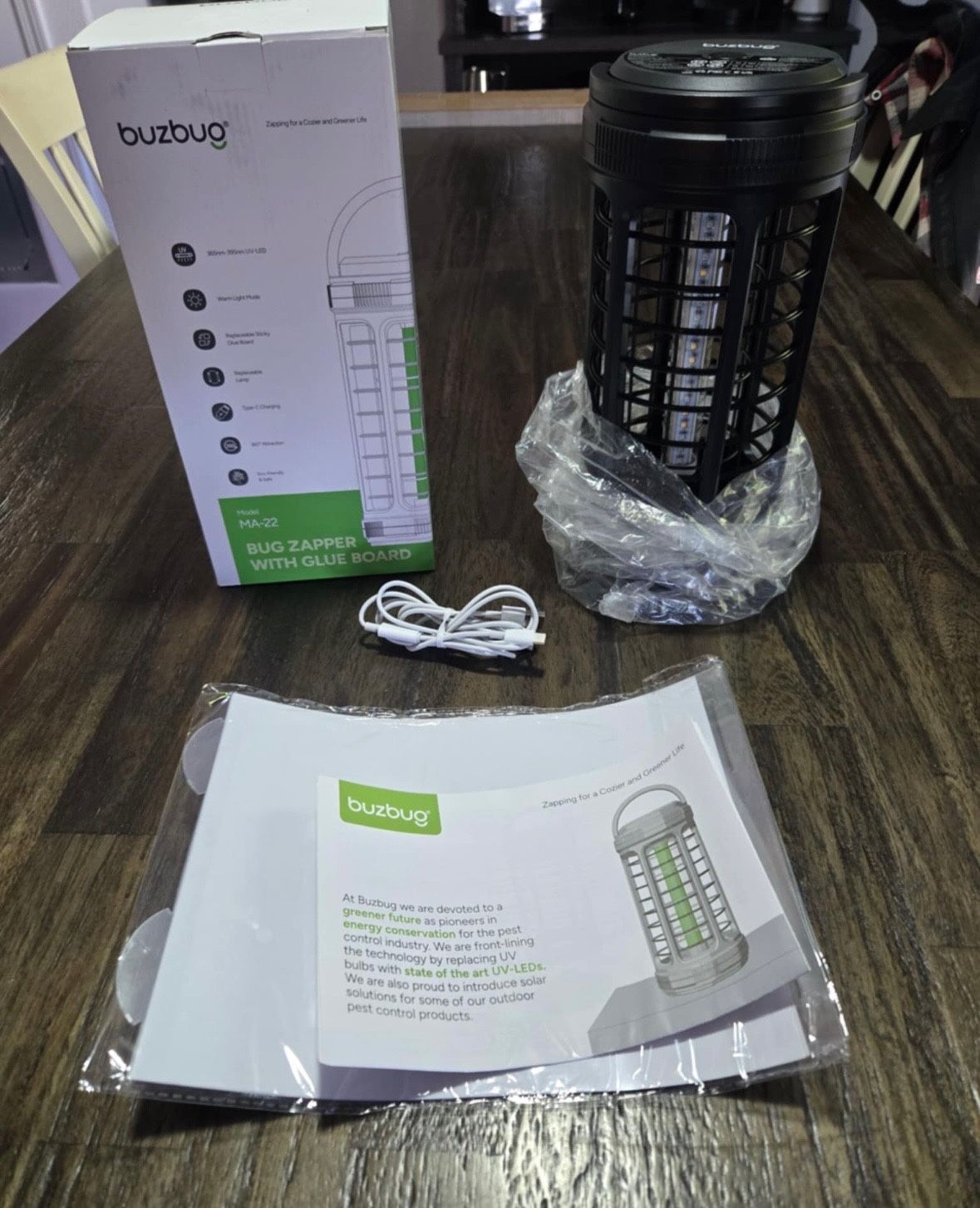 Brand New Indoor Bug/ Fly/ Mosquito/ Gnat Trap With Sticky Boards