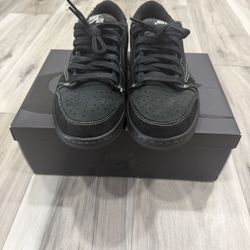 TRAVIS SCOTT BLACK PHANTOM SIZE 9
