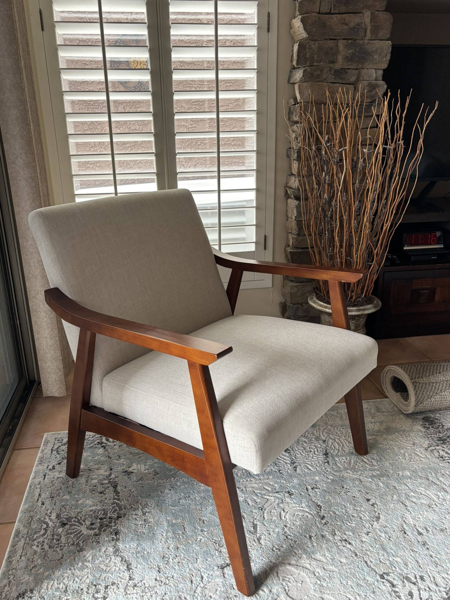 Classy sitting chair