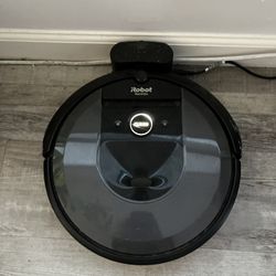 iRobot Roomba i7