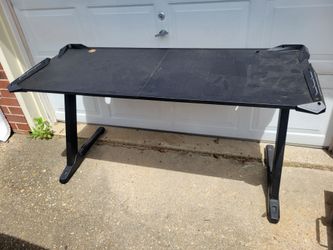 Gaming table